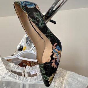 Massimo Dutti 7.5 floral leather shoes